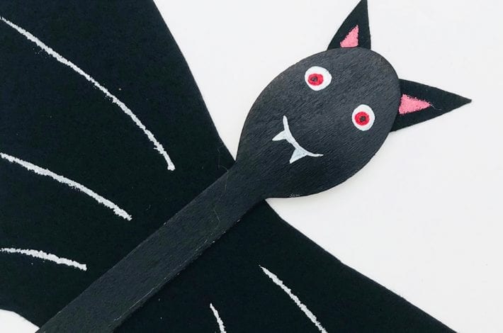 Super Halloween activity with this wooden spoon bat craft. Enjoy making these with the kids this year as a fun Halloween craft which also makes for great Halloween decorations