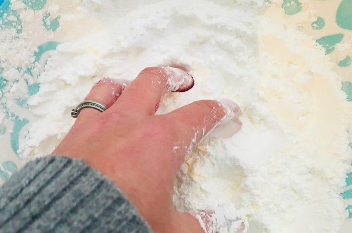 homemade snow recipe - 2 homemade snow recipes - fake snow - diy snow - fun kids winter craft