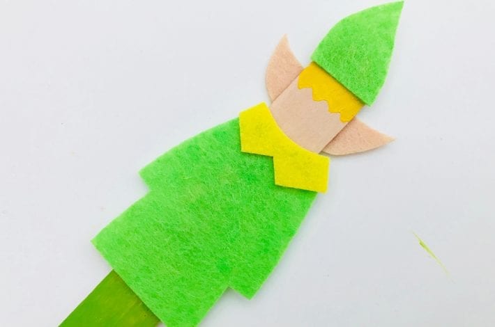 Make this popsicle stick elf craft with the kids this year for some festive crafty fun. A quick and easy activity to enjoy together this winter.