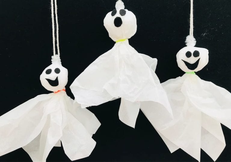 Spooky hanging tissue ghost | Halloween Crafts