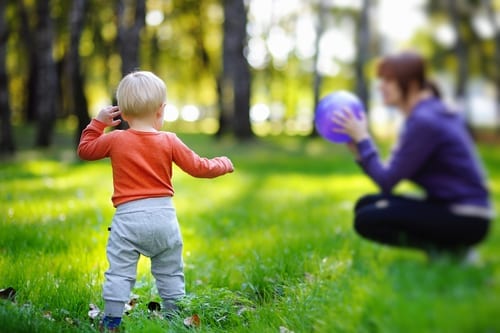 How to plan a toddler daily schedule that works for you - a toddler schedule and routine for 1 and 2 year olds