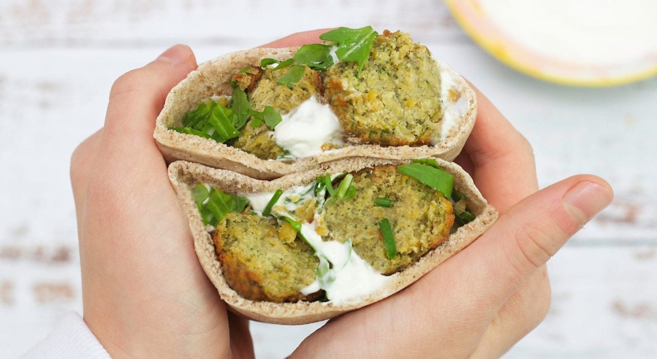 Make these easy falafel pitta pockets for your next packed lunch. They go great with hummus or a yogurt dip