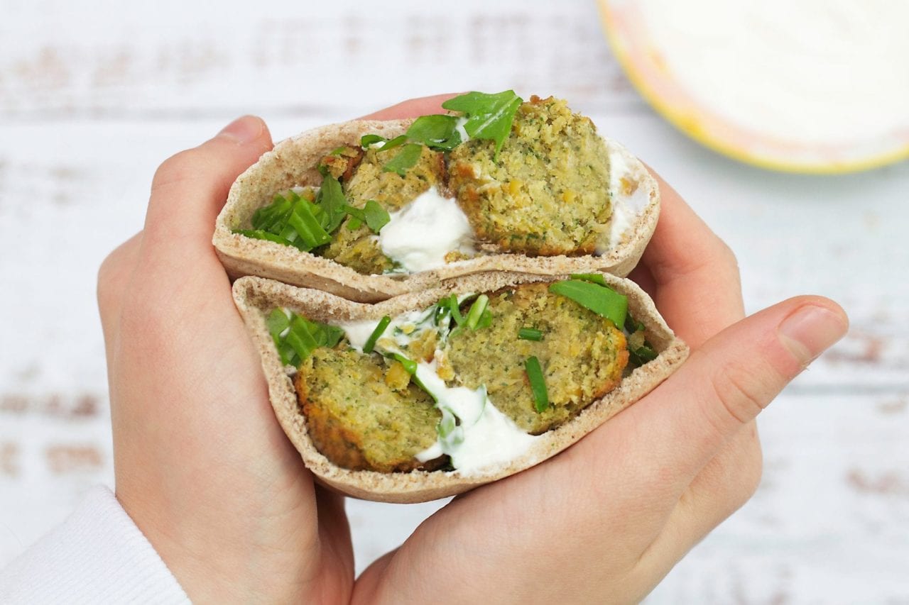 Make these easy falafel pitta pockets for your next packed lunch. They go great with hummus or a yogurt dip