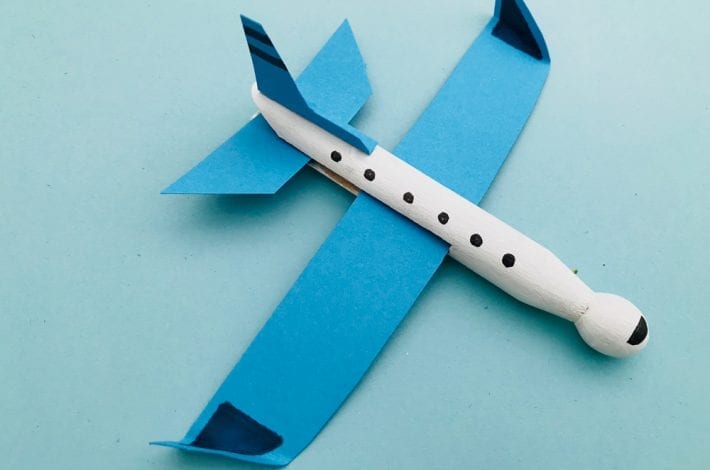 Make this stunning peg airplane craft for kids and watch your miniature DIY airplanes zoom through the skies.