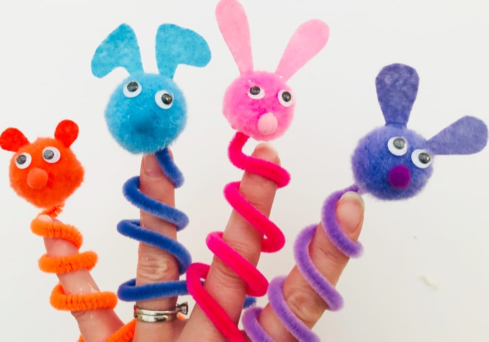 Wiggly Eyes Make 5 Make your own Christmas Finger Puppets Children's Craft Set 