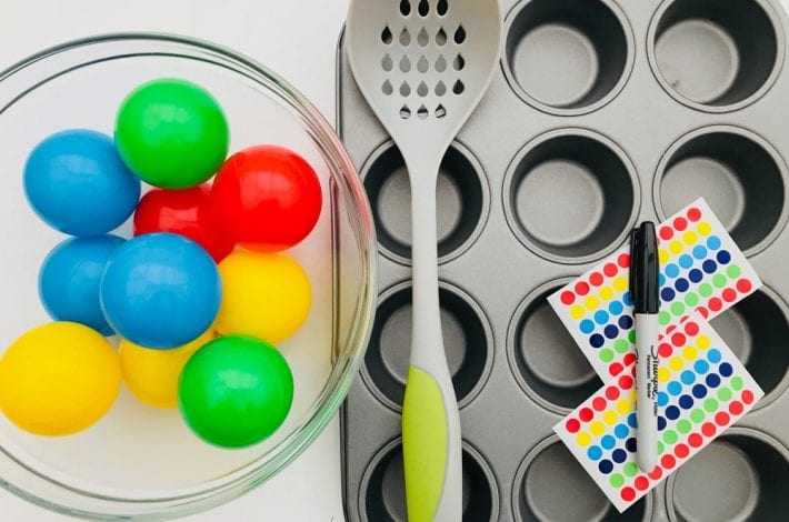 Make a fun number recognition game with these colourful balls. Fish out each number and match it to the right number of dots in the muffin tray.