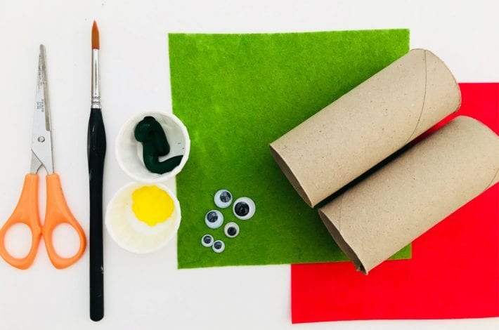 How to make speckled paper roll frogs with this fun frog craft for kids
