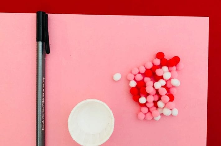 How to make these 3D Valentines day pom pom cards - a quick and easy Valentines craft that even toddlers and young kids can enjoy