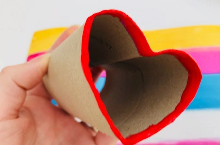 Make heart shaped stamps with the humble toilet roll and send your loved ones a beautiful Valentines card