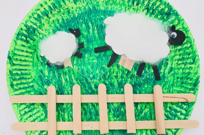 Paper plate sheep - make this fun paper plate craft for farm animals. Try counting sheep together as they move along the paper plate.