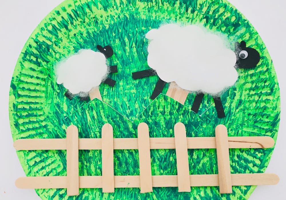 Paper plate sheep - make this fun paper plate craft for farm animals. Try counting sheep together as they move along the paper plate.