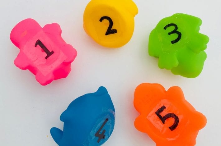 Fishing for numbers game - teach your toddler how to count to 10. A great playtime learning activity for preschoolers