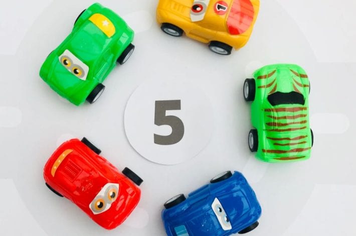 Counting for toddlers - learn to count to 10 and learn first numbers with this fun car activity - fill the busy roundabout with cars to play this numbers game