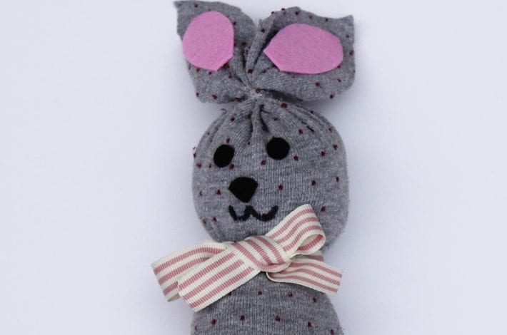 No Sew Sock Bunnies - Sock Animals - make easter bunny puppets using just socks and glue