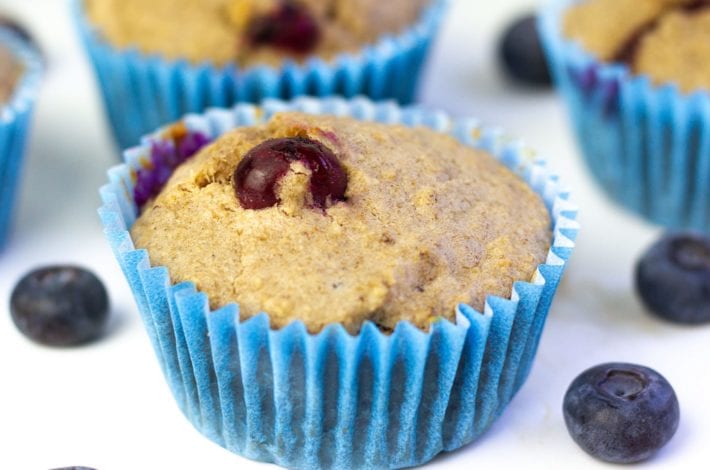 Blueberry muffins for baby - banana blueberry and oatmeal muffins - baby led weaning breakfasts - blw muffins