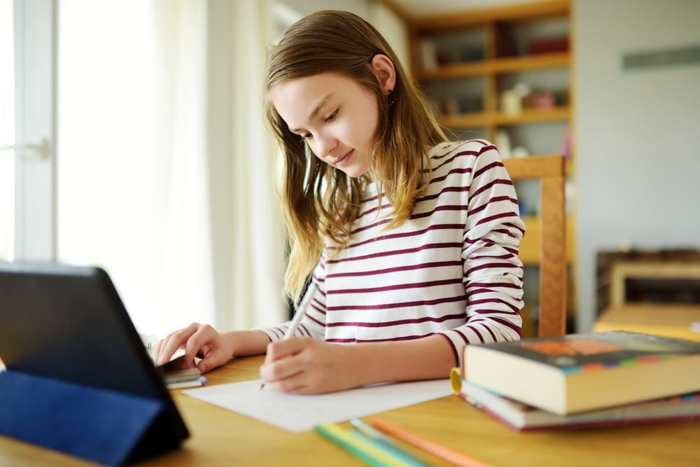 Parenting hacks to help kids focus and kids study at home - during homeschooling and distance learning due school closure