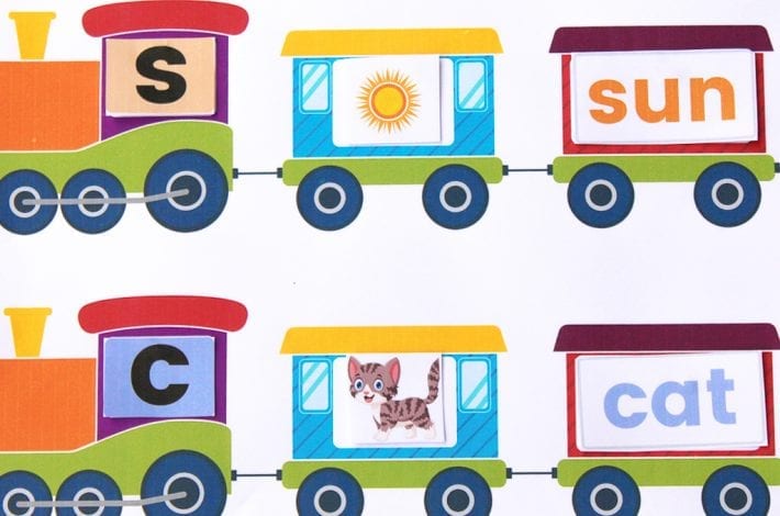 Sound out words with this phonics train letter activity for early years