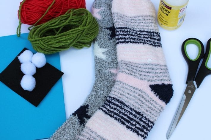 How to Make Simple No-Sew Sock Puppets