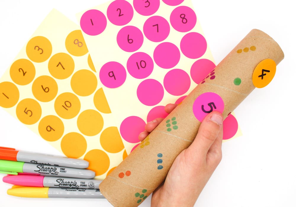 count and match - fun cardboard roll counting activity for kids - number recognition games - cardboard tube counting (2)