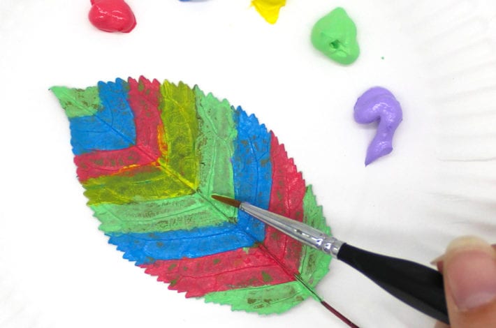 leaf printing - make rainbow leaf prints using paints or washable marker pens - a fun nature craft for kids