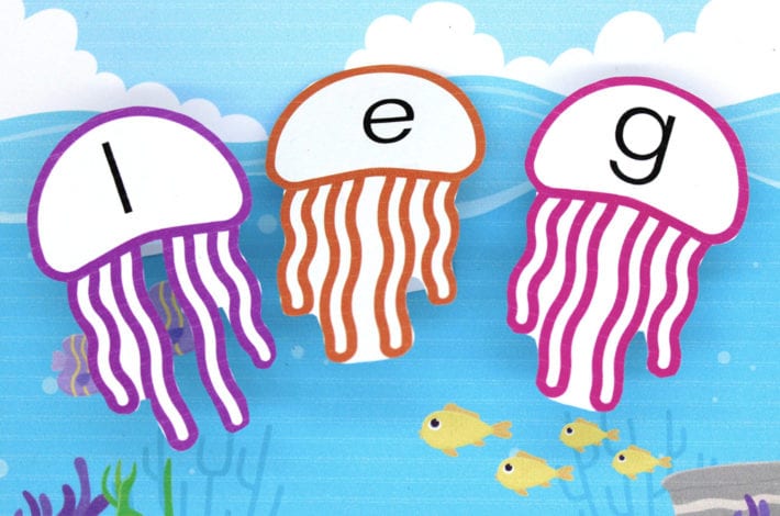 wobbly jellyfish blending activity - play this fun word blending game with free phonics printables