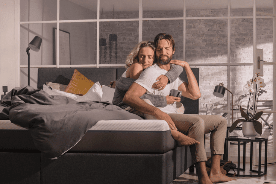 Emma vs Simba, Which Hybrid Mattress Is Best for You?